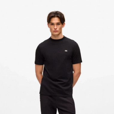 Camiseta con parche con logotipo