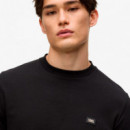 Camiseta con parche con logotipo