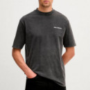 Camiseta con nombre de la marca