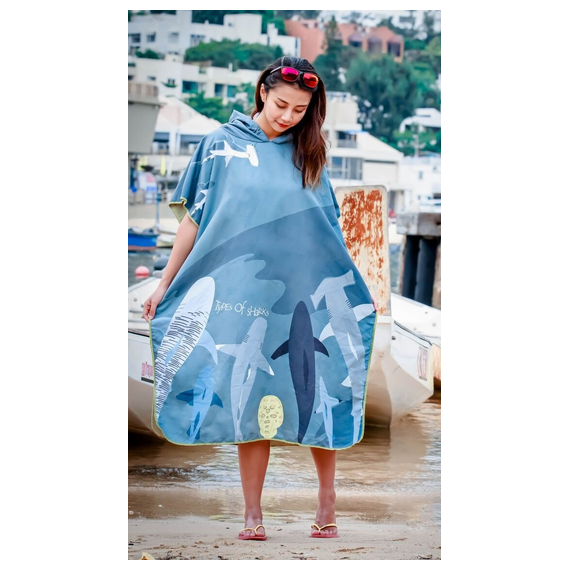 Poncho Toalla Estampado Tiburones  SCUBA GIFTS