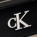 Cartera con Cremallera y Monograma  CALVIN KLEIN