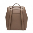 Mochila grande con solapa y logo en lámina metálica