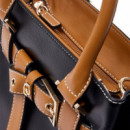 Bolso pequeño con hebilla