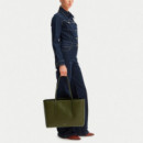 Bolso tote con logo en lámina metálica