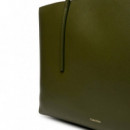 Bolso tote con logo en lámina metálica