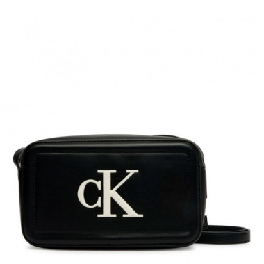 Bolso bandolera tipo c&aacute;mara con monograma distintivo