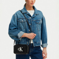 Bolso Bandolera Tipo Cámara con Monograma Distintivo  CALVIN KLEIN