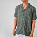 Camisa con logo impreso