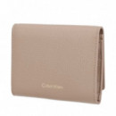 Cartera de piel granulada de plegado triple con RFID