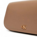 Bolso curvo con correa de cadena