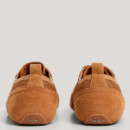 Zapatillas con detalles en ante
