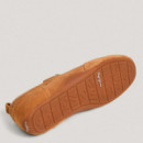 Zapatillas con detalles en ante