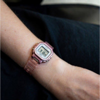 Casio LA-20WHS-4A – Reloj Digital Rosa Transparente con Luz LED y WR