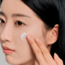 Tone Brightening Capsule Cream
Crema Calmante - Iluminadora