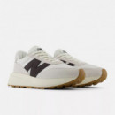 Playeras NEW BALANCE Beige Negro