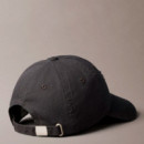 Gorra con logo bordado de lona lavada
