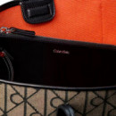 Bolso tote de jacquard con logo emblemático