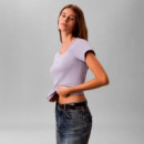 Camiseta de bebé de canalé con logo tejido