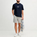 Camiseta con logo bordado