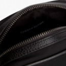 Bolso Reporter con Mezcla de Texturas y Logo  TOMMY HILFIGER