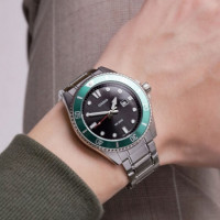 CASIO MDV-107D-3AV – Reloj Diver de Acero Inoxidable Wr 200M con Bisel Verde