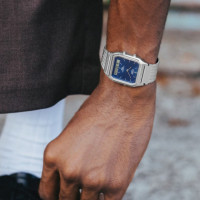 CASIO AQ-230EM-2A | Vintage – Reloj Analógico-digital Correa Milanesa Esfera Azul