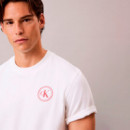 Camiseta con logo universitario