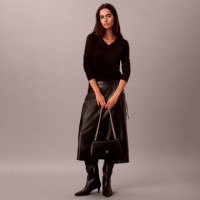 Bolso de Hombro con Herraje con Monograma  CALVIN KLEIN