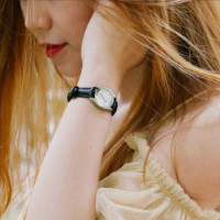 CASIO LTP-1094E-7B Reloj Analógico Mujer con Correa de Piel