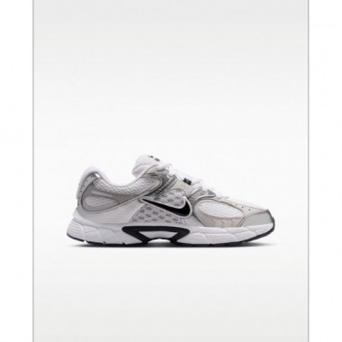 Zapatilla NIKE V5 Rnr  Junior