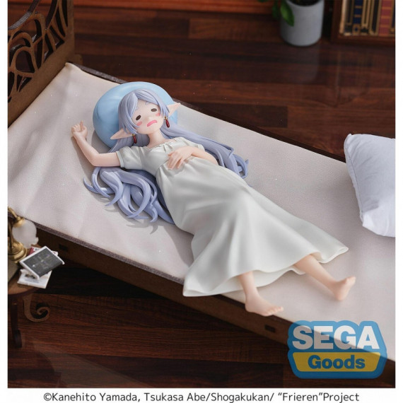 Figura Frieren Acostada 6 Cm  SEGA