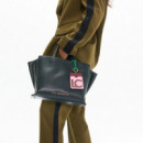 Bolso Shopper con Colgante a Contraste  LOLA CASADEMUNT
