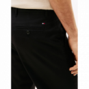 Pantalón chino Tommy Hilfiger core harlem negro PB