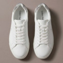Zapatillas de piel con logo distintivo