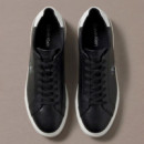 Zapatillas de piel con logo distintivo