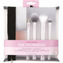 Edición Limitada Holidays: Me-time Make Up And Skincare Set - Kit Brochas con Roller y Aplicador Mas  REAL TECHNIQUES