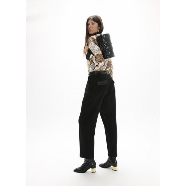 Pantal&oacute;n Fit con Cinturilla a Contraste de LOLA CASADEMUNT