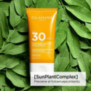 YOUTH-PROTECTING SUNSCREEN HIGH PROTECTION SPF30