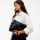 Bolso tote con logo metálico