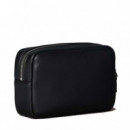 Neceser con Logotipo en Relieve  CALVIN KLEIN
