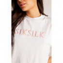SIKSILK Camiseta de Manga Corta con Logotipo Bordado