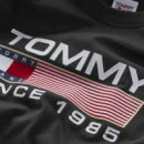 Camiseta TOMMY JEANS Twisted Logo Negra