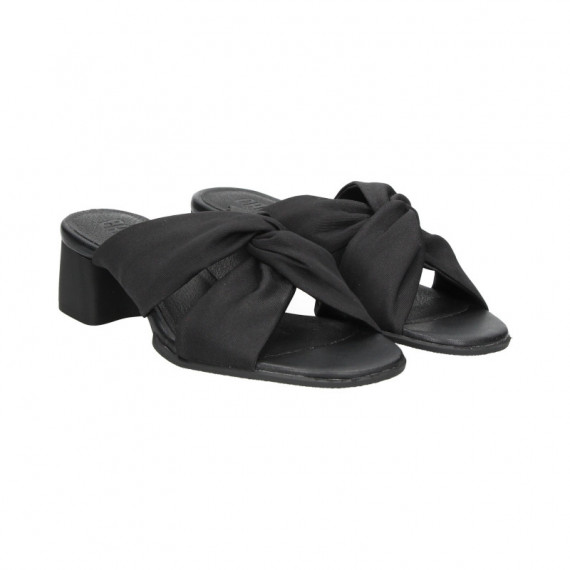 Pala Nudo ante Negro  CAMPER