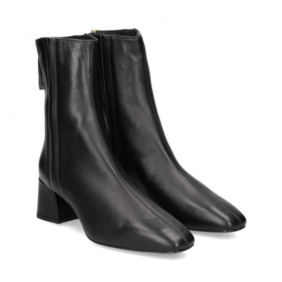 Botin Costuras Lado Piel Negro  UNISA