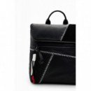 Mochila Mediana Patch Grisom de DESIGUAL