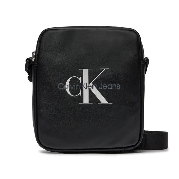 Monogram Soft REPORTER18 Black  CALVIN KLEIN