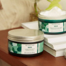 THE BODY SHOP Wellness Exfoliante Corporal Breathe, 200ML