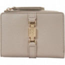 Cartera con Detalles Horsebit Th y Cremallera de TOMMY HILFIGER