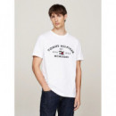 Camiseta con Logo Bordado de TOMMY HILFIGER