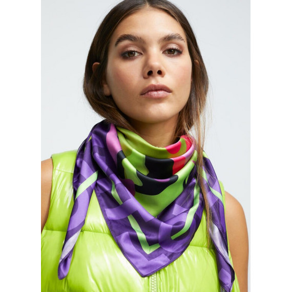 Pañuelo Satinado con Cara Leopardo Lima Verde-rojo  LOLA CASADEMUNT